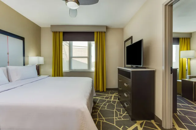 جناح ركني بسرير كينج لذوي الإعاقة، Homewood Suites by Hilton Savannah Historic District/Riverfront 1/6