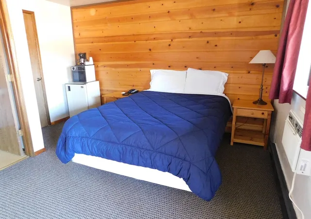 غرفة أساسية مفردة بسرير كوين، Packwood Inn 1/1