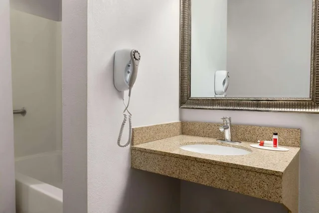 غرفة ديلوكس بسرير كوين لذوي الإعاقة، Microtel Inn Suites By Wyndham Lincoln 7/8