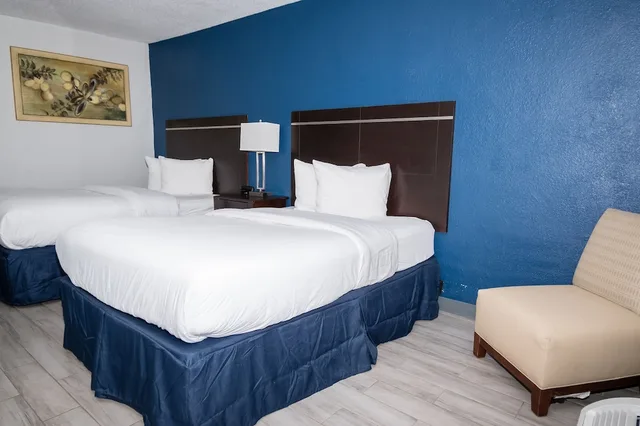 Deluxe, 2 Queen Beds, Motel6 Altamonte Springs, FL 8/10