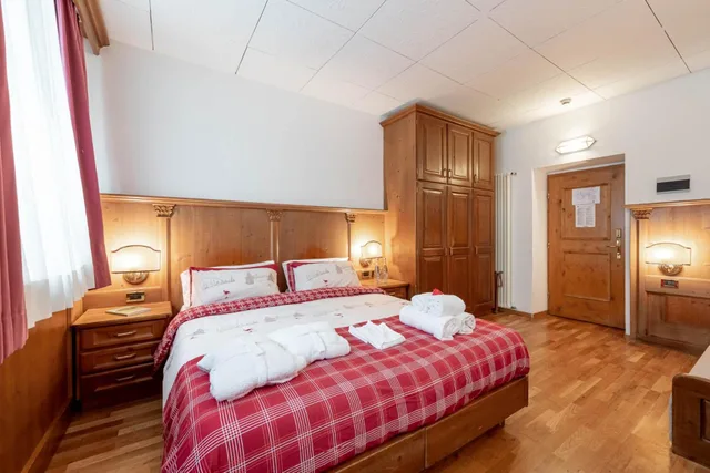 غرفة قياسية بسرير مزدوج أو سريرين منفصلين، Schloss Hotel & Club Dolomiti 4/8