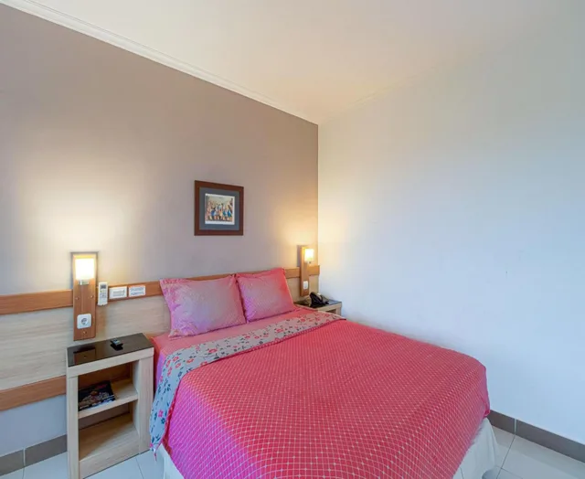 Deluxe, Double Bed, Citrus House Com Bogor 6/9