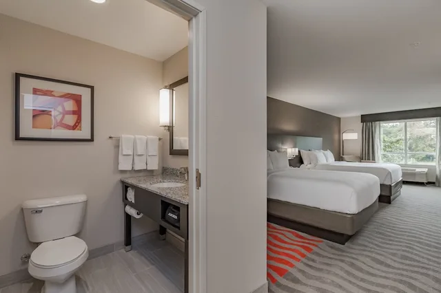 غرفة قياسية بسرير كوين، Holiday Inn Mishawaka North 3/3