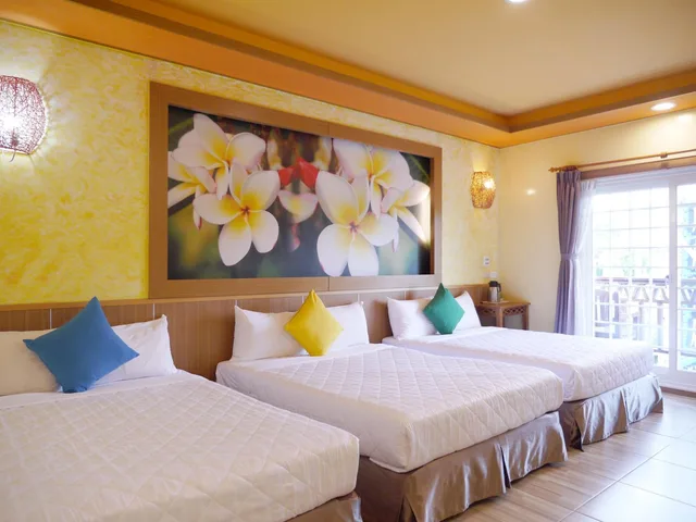 Family, 3 Queen Beds, Sin Sin Hotel I 1/2