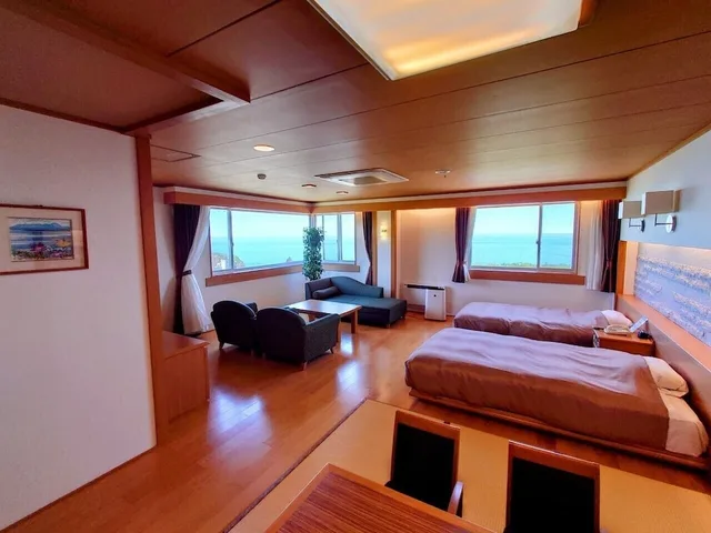 غرفة يابانية غربية بفراش فوتون، Shiretoko Daiichi Hotel 1/8