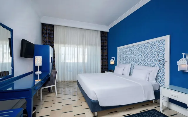 غرفة بريميوم بشرفة، Radisson Blu Resort and Thalasso Hammamet 2/9