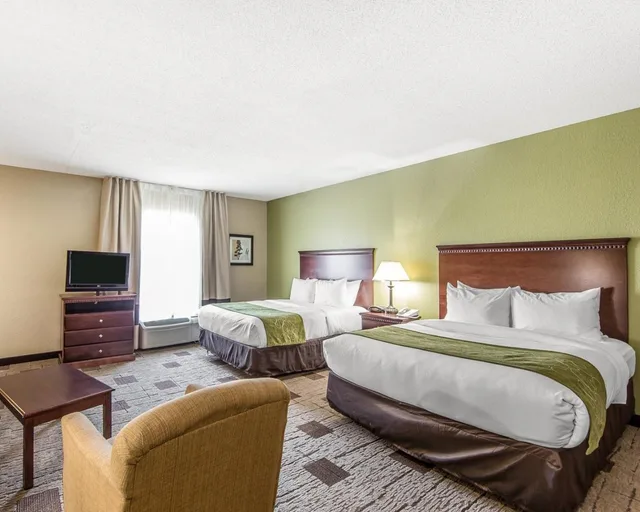 غرفة بسريرين كوين لذوي الإعاقة، Comfort Suites Kodak Sevierville 3/4