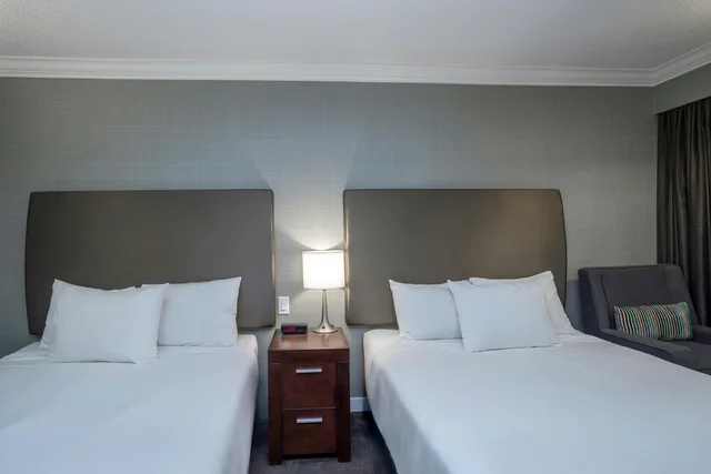 غرفة قياسية بسريرين كوين، Sandman Hotel Revelstoke 3/5