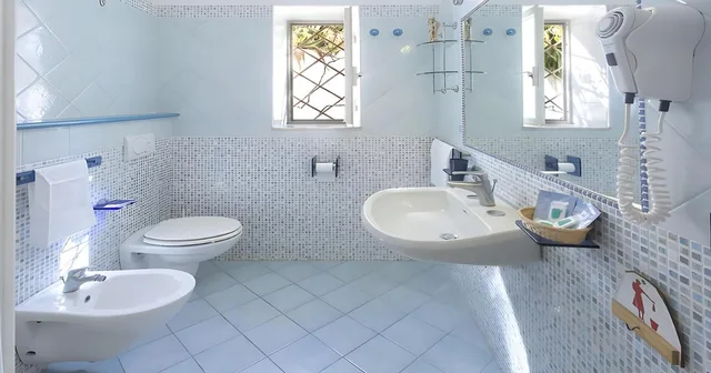 غرفة بسرير مزدوج بإطلالة على الحديقة، Hotel Belsole Ischia 3/5