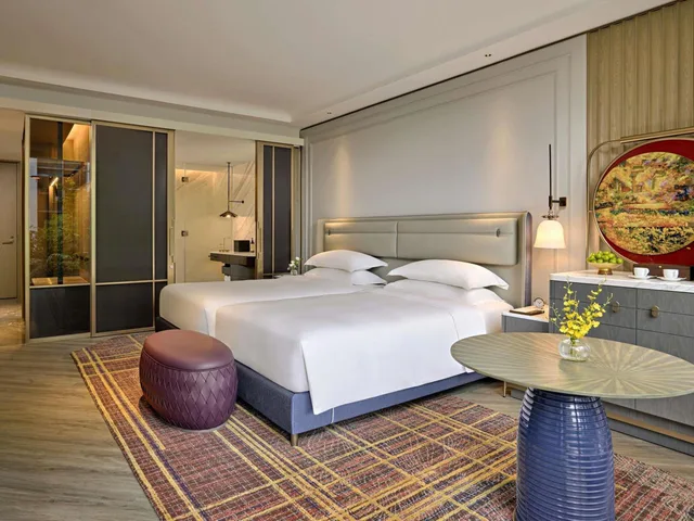 Fairmont Gold, Twin Beds, Lounge Access, High Floor، Fairmont Hanoi 2/3