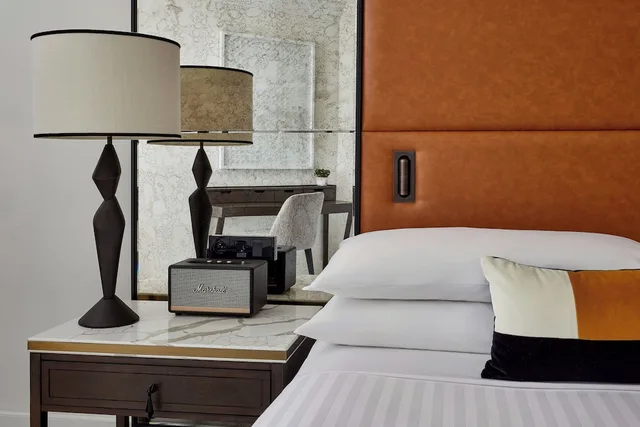 Room, King Bed, Champs Elysees View، Paris Marriott Champs Elysees Hotel 5/7