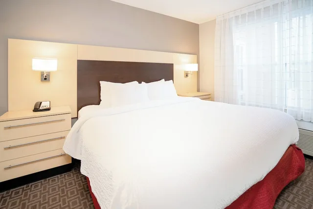 جناح بسرير كينج بغرفة نوم واحدة مع أريكة لذوي الإعاقة، Towneplace Suites Rochester 1/1