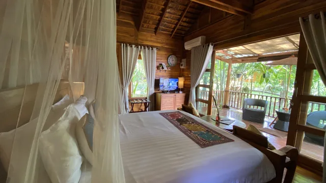 غرفة سوبيريور بسرير كينج بشرفة، Nan Seasons Boutique Resort 2/3