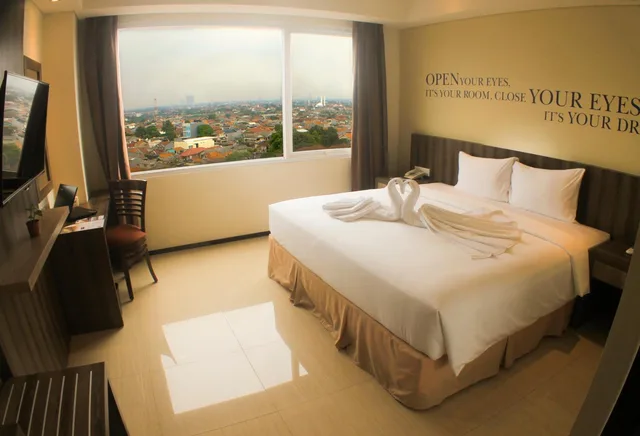 غرفة ديلوكس بسريرين منفصلين، Kebayoran Park Hotel 1/3