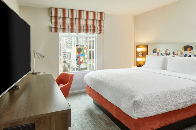 Courtyard, King Bed, Accessible، Hampton Inn and Suites Atlanta Midtown 1/6