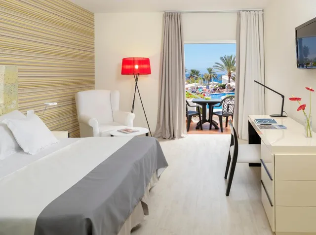 غرفة ديلوكس بشرفة، H10 Gran Tinerfe - Adults Only 1/1