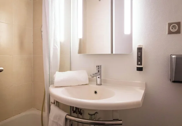 غرفة بسريرين منفصلين، B&B HOTEL Avignon 1 5/6