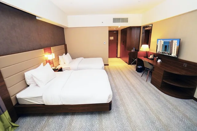 غرفة تنفيذية بسريرين مزدوجين، The Grand Lux Hotel 1/3