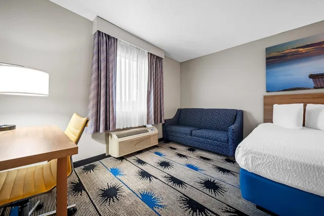 Interior, Deluxe, 2 Queen Beds, Days Inn By Wyndham Troy 9/10