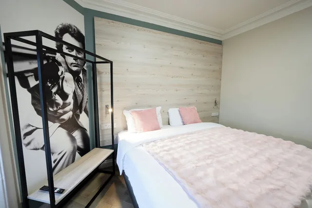 Private, Twin Beds، The West End Hotel 1/5