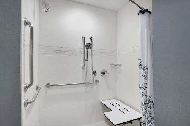 جناح بسرير كينج بغرفة نوم واحدة مع أريكة، Residence Inn Kingston 4/8