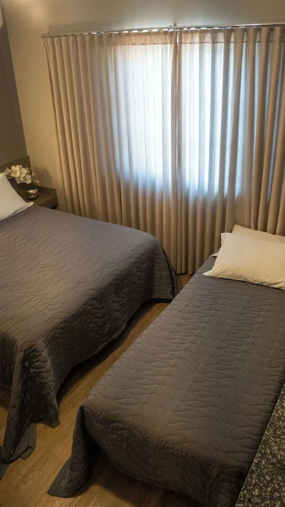 غرفة قياسية رباعية بسرير مزدوج وسريرين منفصلين، HOTEL NOHOTEL 7/10