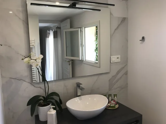 Jasmin, Luxury, King Bed، Villa Kilauea B&B 5/6