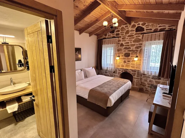 غرفة بريميوم بسرير كوين بإطلالة على الحديقة، Zeyt Inn Hotel 1/2