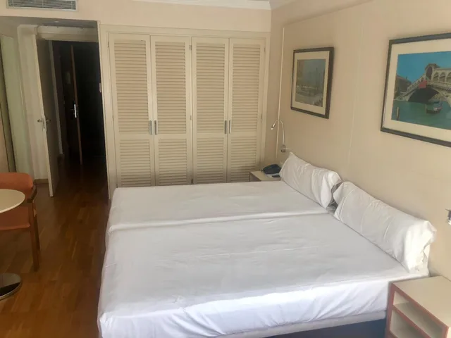 غرفة قياسية بسرير مزدوج أو سريرين منفصلين، Hotel Urpi 1/4