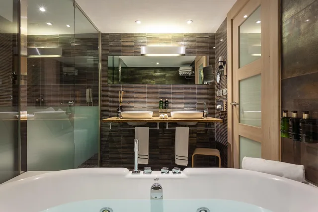 The Level, Junior Suite, Hydromassage, Terrace، The Level at Melia Sevilla 5/8