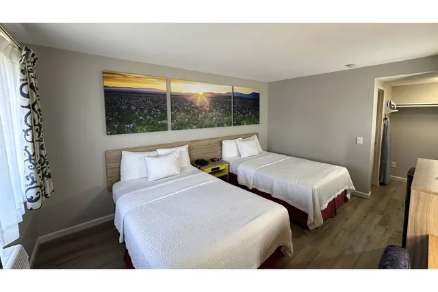 غرفة بسريرين كوين لغير المدخنين بمطبخ، Studio6 Carlsbad, CA 1/5