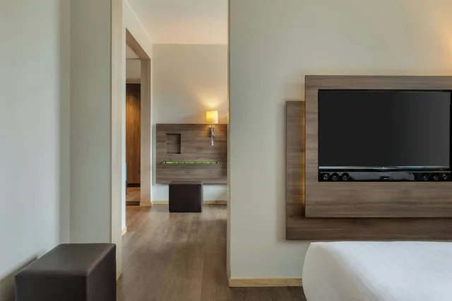 غرفة بسرير مزدوج، MOXY MILAN MALPENSA AIRPORT 9/10
