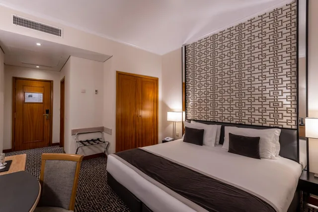 غرفة سوبيريور بسرير مزدوج أو سريرين منفصلين بإطلالة على المدينة، Hotel Mundial 3/7