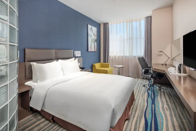 Suite, King Bed, Atrium View, Holiday Inn Express SHENYANG NORTH STATION 1/7
