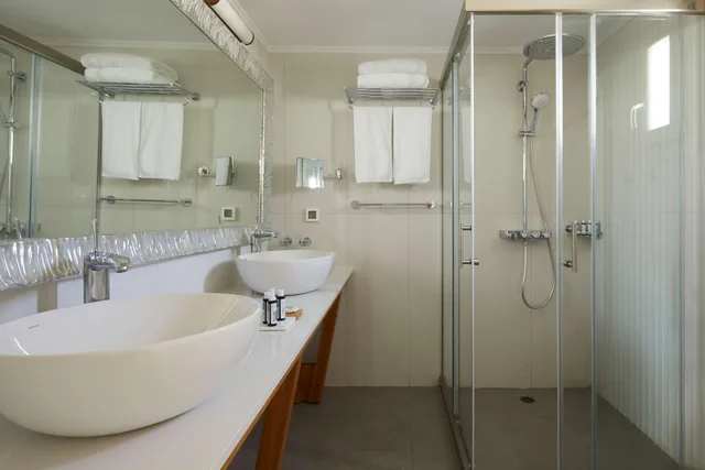 Duplex, Suite, King Bed, with Pool، Sea Breeze Santorini Beach Resort, Curio by Hilton 7/10