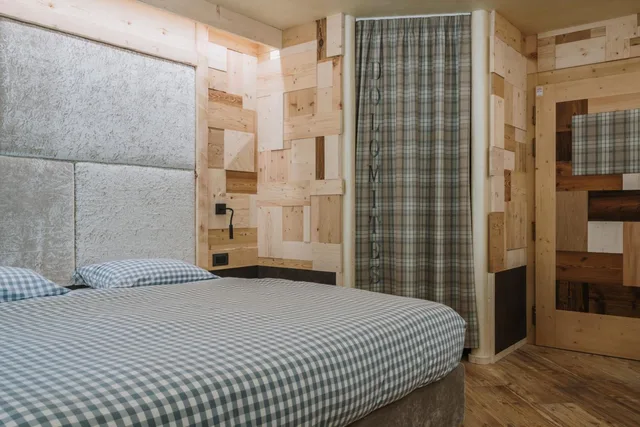 جناح بإطلالة على الجبل، HOTEL CHALET PINETA 4/10