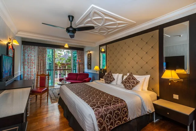 غرفة سوبيريور بسرير كوين بإطلالة على الجبل بشرفة، Century Pines Resort 2/4