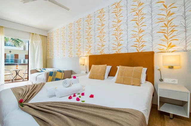 غرفة قياسية بسريرين منفصلين بإطلالة على الجبل، Kalyves Beach Hotel 3/10
