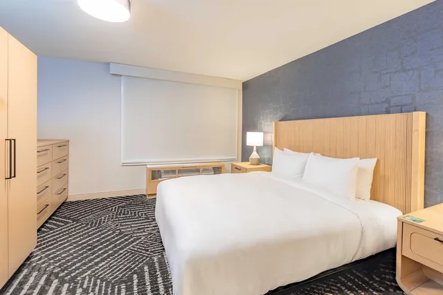 جناح استوديو بسرير كينج مع أريكة لذوي الإعاقة، Hyatt House Portland Airport 2/9