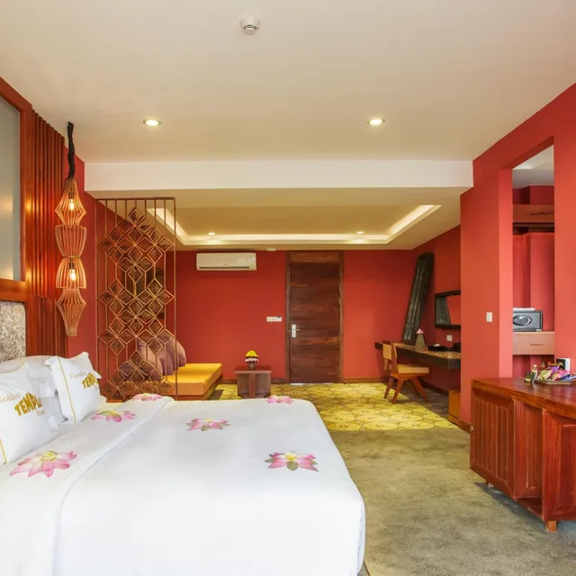 Luxury, Suite, King Bed, Golden Temple Boutique 4/10