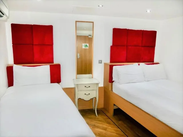 Room, Triple, No Window، Printworks Hotel 1/7
