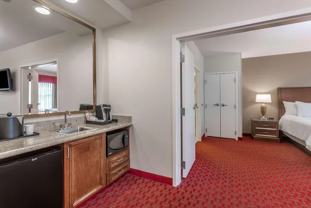 غرفة بسرير كينج بغرفة نوم واحدة لذوي الإعاقة، Hilton Garden Inn Madison West Middleton 4/4