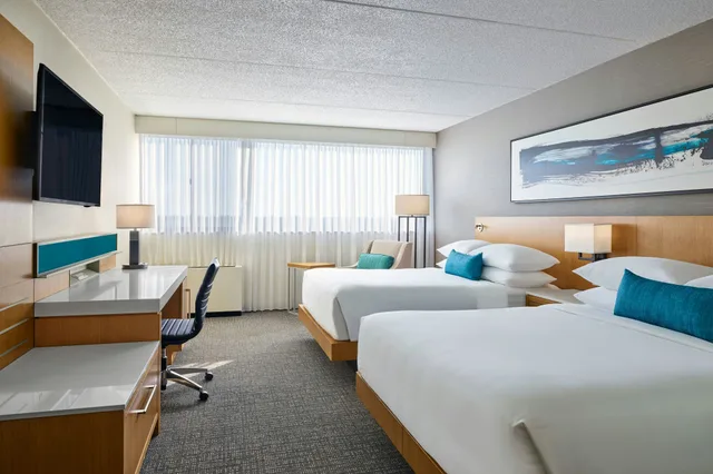 غرفة بسريرين كوين، Delta Hotels Muskegon Convention Center 1/6