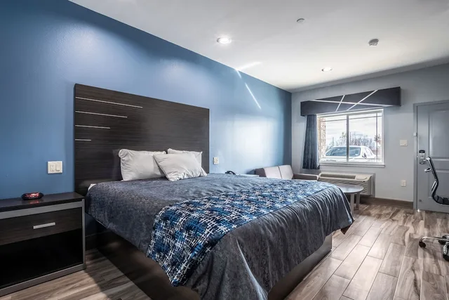 غرفة أساسية بسرير كينج، Scottish Inns and Suites Katy TX 1/2