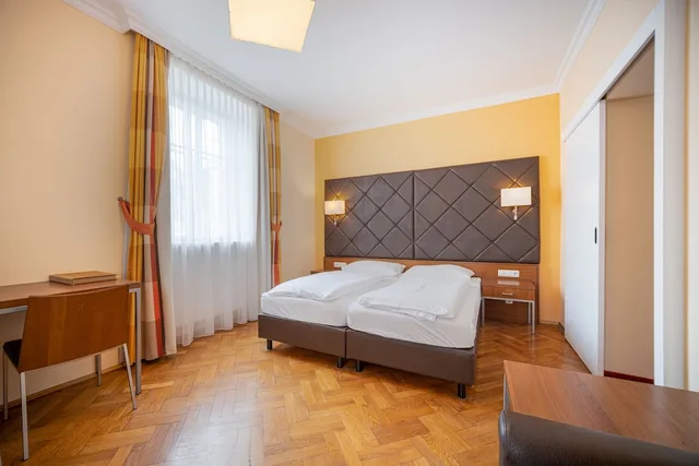 جناح بسرير مزدوج بغرفتي نوم مع أريكة، Villa Ceconi By Das Grune Hotel Zur Post - 100 Bio 6/10
