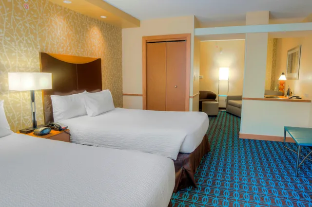 غرفة، Fairfield Inn Suites Mobile Daphne Eastern Shore 2/3