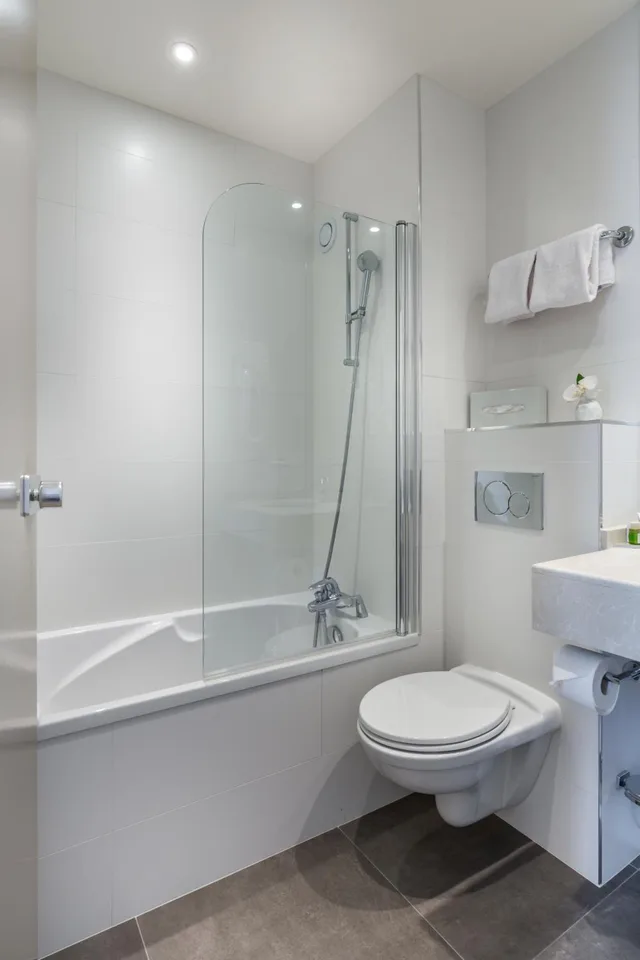 Small Double Room, La Residence Du Berry 4/9