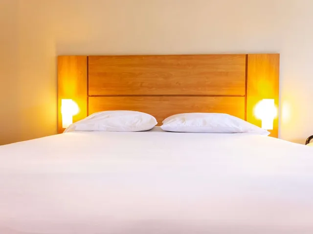 Room, Queen Bed, Ibis Valparaiso 8/10