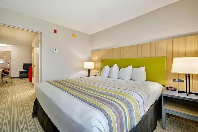 جناح بسرير كينج بغرفة نوم واحدة لذوي الإعاقة، Country Inn Suites By Radisson Charleston North Sc 1/10