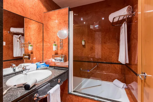غرفة قياسية بسرير مزدوج أو سريرين منفصلين، Hotel Zentral Leon 3/3